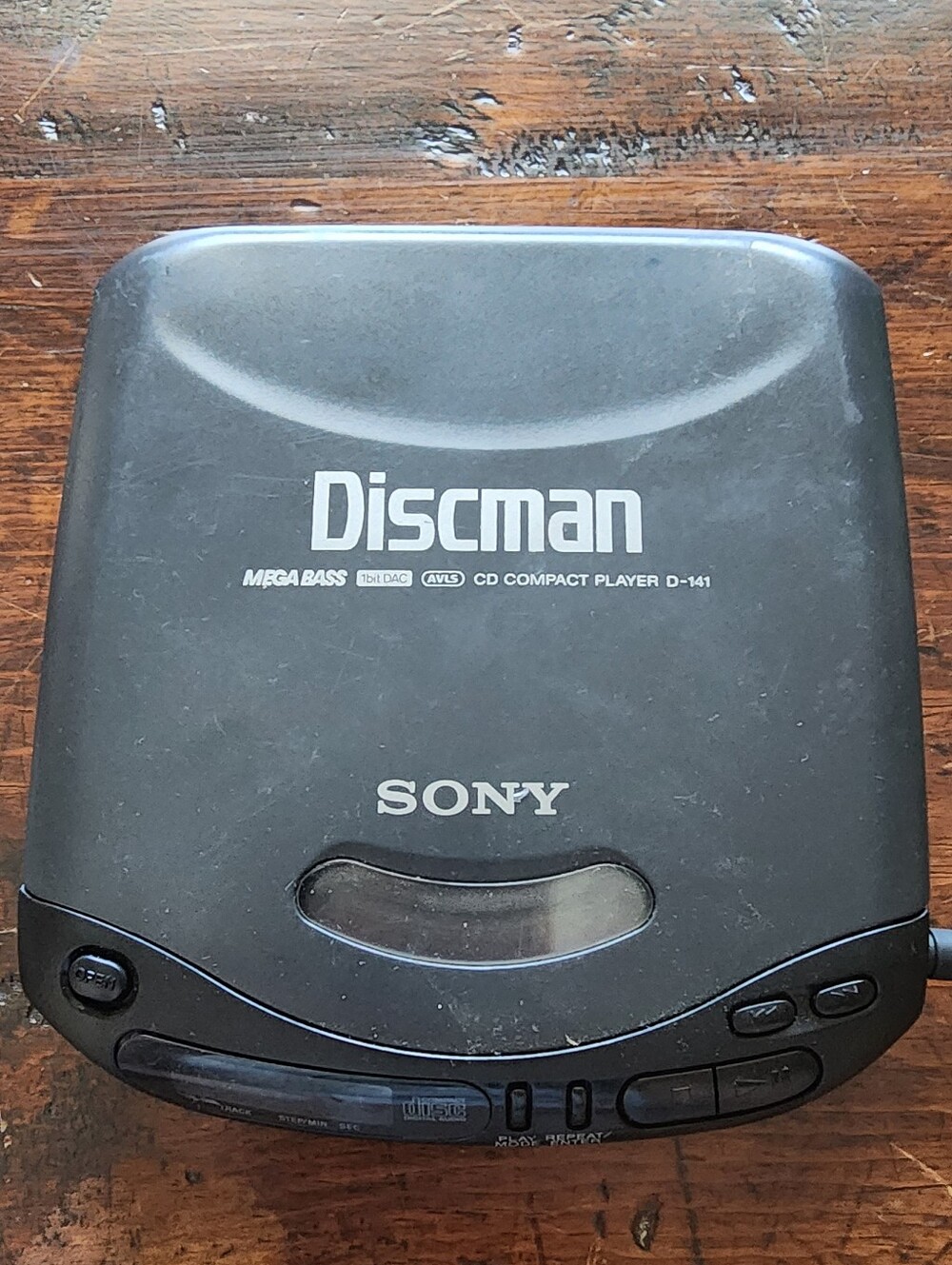 Sony Discman D-141 Portable CD Player Mega Bass Black Vintage 90s Tested Works